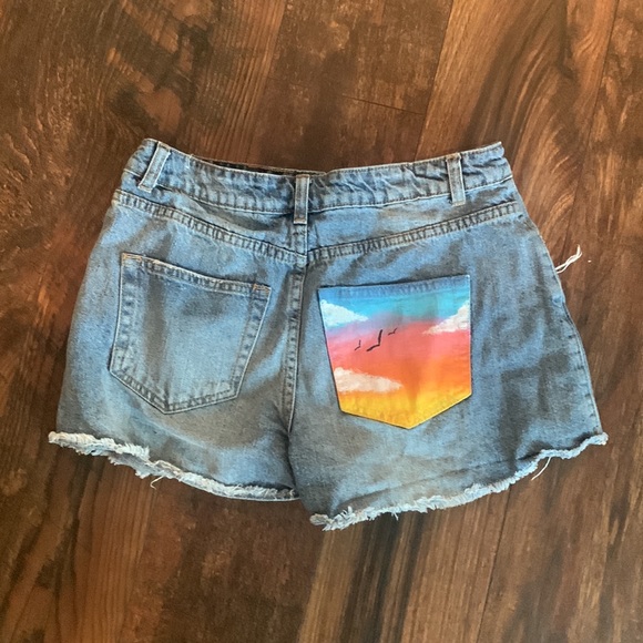 Hand painted cutoff jean shorts size 2 - Picture 2 of 3